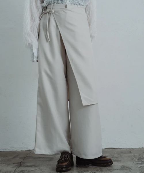 merrylatte(メリーラテ)の「2way layered skirt pants(その他パンツ・レディース・アイボリー・FREE)」の2枚目の写真