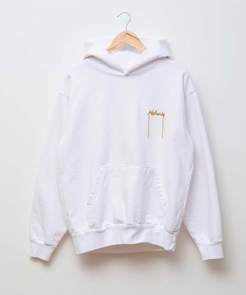 A blends(エイブレンズ)の「A blends 製品染めコード刺繍スウェットパーカ(パーカー・メンズ・ホワイト/ブラック・MEDIUM)」の2枚目の写真