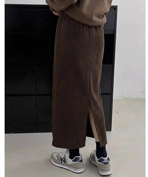 cammie（キャミー）の「コーデユロイミドル丈スカート（スカート・レディース・ダークブラウン/ブラック/グレー・M/L）」の3枚目の写真
