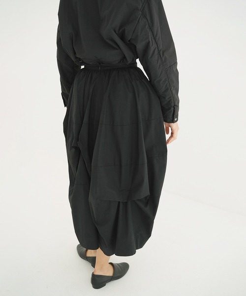 CLANE(クラネ)の「TUCKING VOLUME SKIRT(スカート・レディース・ブラック/ホワイト・1/2/0)」の10枚目の写真