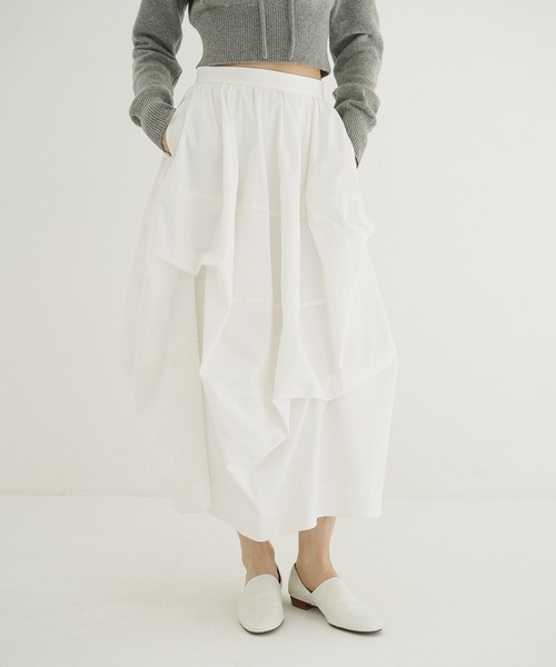 CLANE(クラネ)の「TUCKING VOLUME SKIRT(スカート・レディース・ブラック/ホワイト・1/2/0)」の3枚目の写真