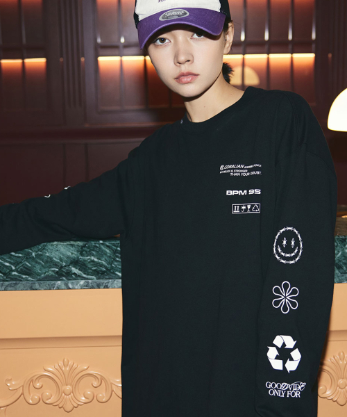 CORALIAN(コラリアン)の「タイポグラフィック長袖コットンTシャツブラック(Tシャツ/カットソー・レディース・その他・S/M/L/2XL/XL/4XL/5XL/XS/3XL)」の2枚目の写真