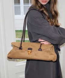 Vipoa（ヴィポア）の「Oblong suede shoulder bag（ショルダーバッグ・レディース）」