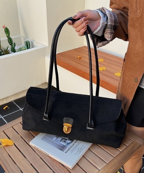 Vipoa(ヴィポア)の「Oblong suede shoulder bag(ショルダーバッグ・レディース・ベージュ/キャメル/ブラック・FREE)」の20枚目の写真