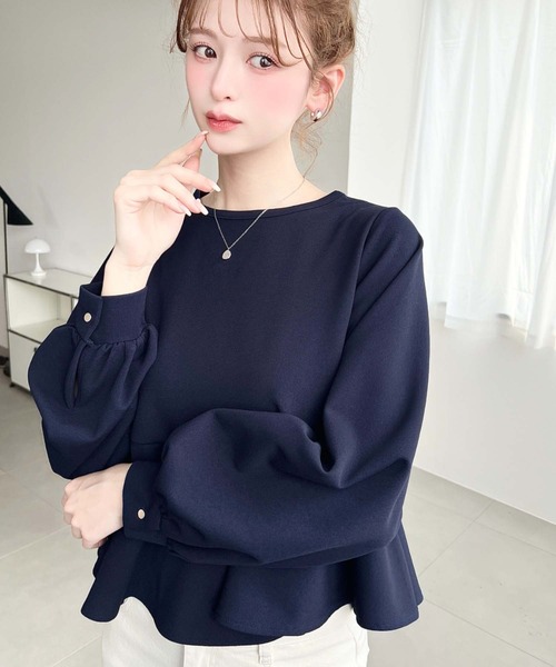 moment+(モーメントプラス)の「しわになりにくい長袖ストレッチジョーゼットペプラムTブラウス(Tシャツ/カットソー・レディース・ブラック/ネイビー/オフホワイト・M)」の16枚目の写真