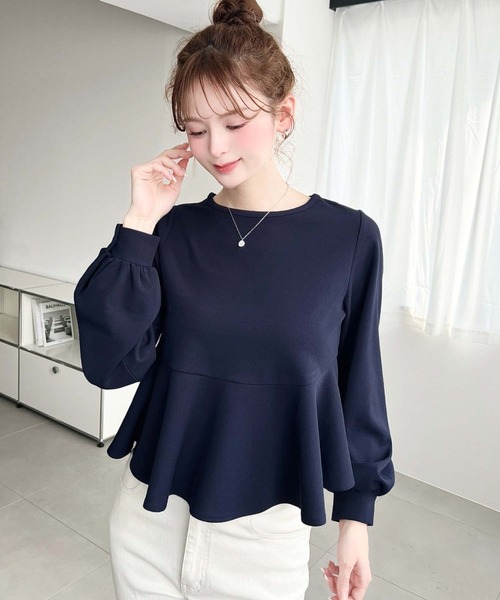 moment+(モーメントプラス)の「しわになりにくい長袖ストレッチジョーゼットペプラムTブラウス(Tシャツ/カットソー・レディース・ブラック/ネイビー/オフホワイト・M)」の17枚目の写真
