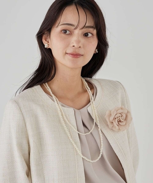 a.v.v(アーヴェヴェ)の「コサージュ付き二連ネックレス(ネックレス・レディース・ネイビー/ベージュ・38)」の7枚目の写真