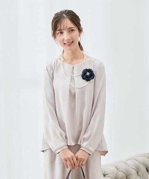a.v.v(アーヴェヴェ)の「コサージュ付き二連ネックレス(ネックレス・レディース・ネイビー/ベージュ・38)」の8枚目の写真