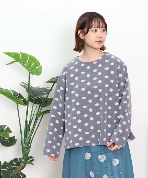 Emago(イマゴ)の「EMAGO ドット柄ニードルパンチブラウス(シャツ/ブラウス・レディース・チャコールグレー/グリーン/ブラウン・FREE)」の17枚目の写真