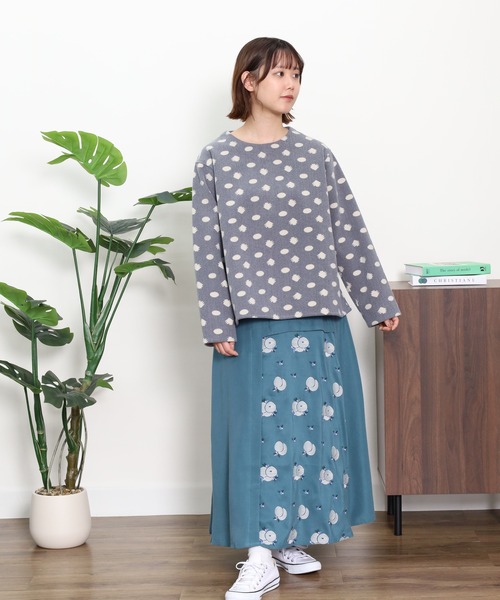 Emago(イマゴ)の「EMAGO ドット柄ニードルパンチブラウス(シャツ/ブラウス・レディース・チャコールグレー/グリーン/ブラウン・FREE)」の22枚目の写真
