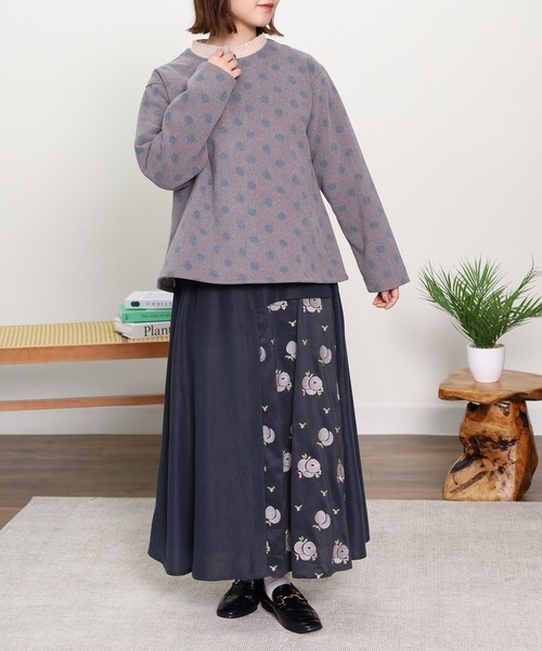 Emago(イマゴ)の「EMAGO ドット柄ニードルパンチブラウス(シャツ/ブラウス・レディース・チャコールグレー/グリーン/ブラウン・FREE)」の10枚目の写真