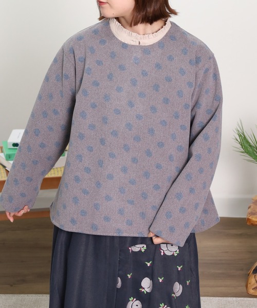 Emago(イマゴ)の「EMAGO ドット柄ニードルパンチブラウス(シャツ/ブラウス・レディース・チャコールグレー/グリーン/ブラウン・FREE)」の7枚目の写真