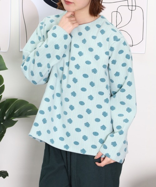 Emago(イマゴ)の「EMAGO ドット柄ニードルパンチブラウス(シャツ/ブラウス・レディース・チャコールグレー/グリーン/ブラウン・FREE)」の13枚目の写真