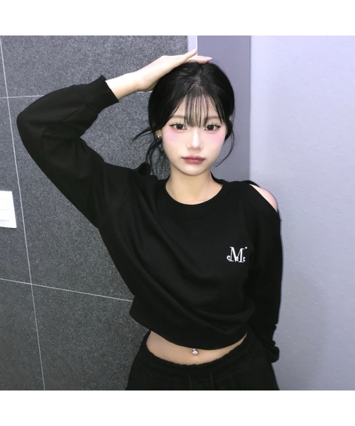 MUCENT（ムセント）の「ヘニングオフショルダークロップスウェット（2カラー）（スウェット・レディース・グレー/ブラック・FREE）」の2枚目の写真