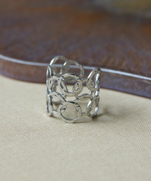 ear PAPILLONNER（イアパピヨネ）の「《金属アレルギー対応/ステンレス》バブルリング（リング・レディース・シルバー/ゴールド・14）」の4枚目の写真