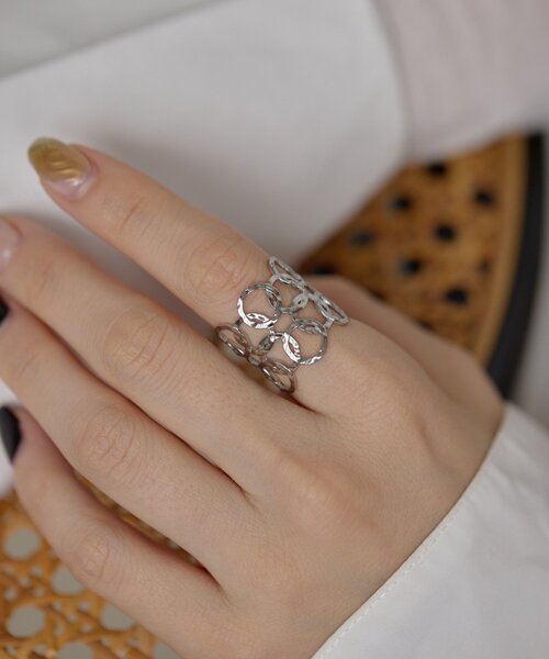 ear PAPILLONNER（イアパピヨネ）の「《金属アレルギー対応/ステンレス》バブルリング（リング・レディース・シルバー/ゴールド・14）」の7枚目の写真