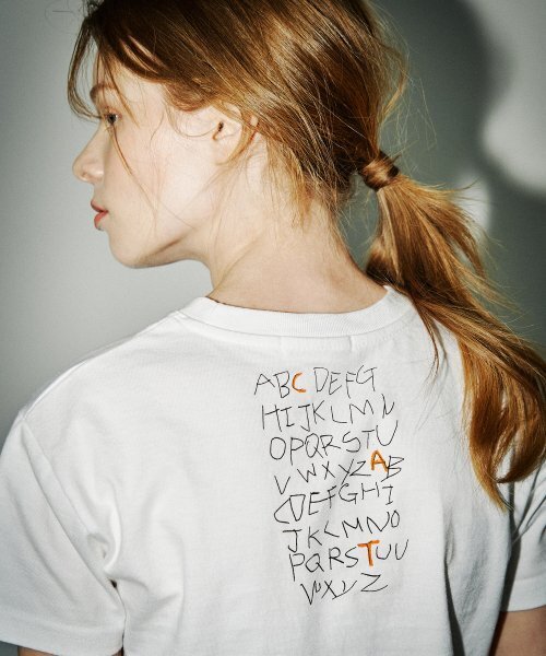 SARANAGI(サラナギ)の「SE01-CROP DOODLE TSHIRT WHITE(Tシャツ/カットソー・レディース・その他・FREE)」の2枚目の写真