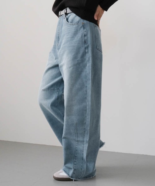 aquagarage(アクアガレージ)の「バレルレッグデニムパンツ(デニムパンツ・レディース・ブラック/ライトブルー/ブルー・M/L)」の4枚目の写真