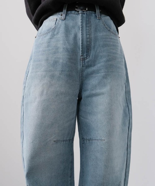aquagarage(アクアガレージ)の「バレルレッグデニムパンツ(デニムパンツ・レディース・ブラック/ライトブルー/ブルー・M/L)」の18枚目の写真