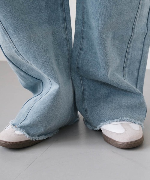 aquagarage(アクアガレージ)の「バレルレッグデニムパンツ(デニムパンツ・レディース・ブラック/ライトブルー/ブルー・M/L)」の20枚目の写真