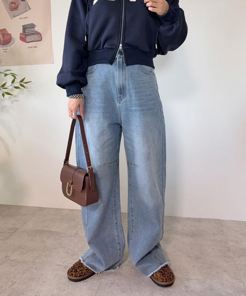 aquagarage(アクアガレージ)の「バレルレッグデニムパンツ(デニムパンツ・レディース・ブラック/ライトブルー/ブルー・M/L)」の11枚目の写真