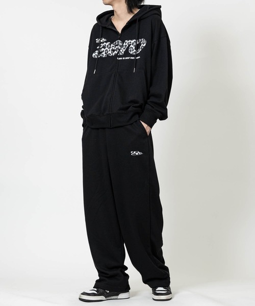 JOHN'S CLOSET（ジョンズクローゼット）の「【13】総柄ロゴ ヒッププリント ワイドパンツ（スウェットパンツ・メンズ・ピンク/ブラック/グレー・MEDIUM/LARGE）」の9枚目の写真