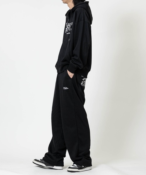 JOHN'S CLOSET（ジョンズクローゼット）の「【13】総柄ロゴ ヒッププリント ワイドパンツ（スウェットパンツ・メンズ・ピンク/ブラック/グレー・MEDIUM/LARGE）」の10枚目の写真