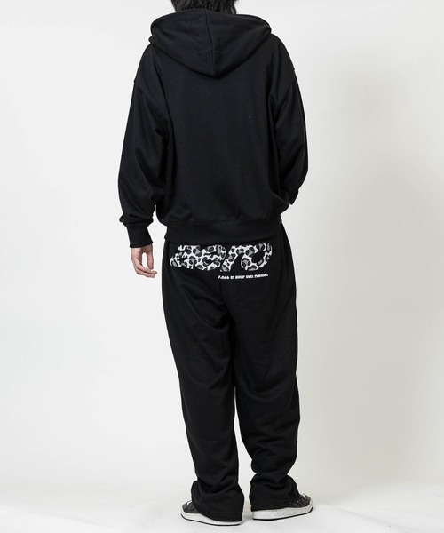 JOHN'S CLOSET（ジョンズクローゼット）の「【13】総柄ロゴ ヒッププリント ワイドパンツ（スウェットパンツ・メンズ・ピンク/ブラック/グレー・MEDIUM/LARGE）」の11枚目の写真