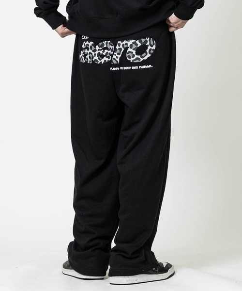 JOHN'S CLOSET（ジョンズクローゼット）の「【13】総柄ロゴ ヒッププリント ワイドパンツ（スウェットパンツ・メンズ・ピンク/ブラック/グレー・MEDIUM/LARGE）」の7枚目の写真