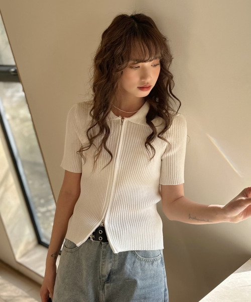 Ada.（エイダ）の「フロントジップ スリムフィット 襟付き リブニット トップス（ポロシャツ・レディース・ブルー/ブラック/オレンジ/ホワイト・FREE）」の15枚目の写真