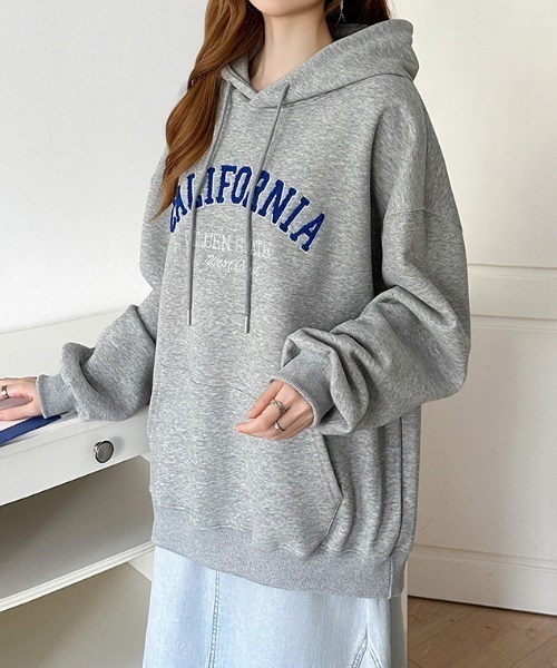COCOMOMO(ココモモ)の「サガラ刺繍オーバーサイズロゴパーカー プルオーバー オーバーサイズ パーカー カレッジロゴ アノラック フーディー 長袖(パーカー・レディース・ライトグレー/ブラック/アイボリー・FREE)」の22枚目の写真