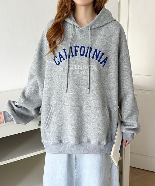 COCOMOMO(ココモモ)の「サガラ刺繍オーバーサイズロゴパーカー プルオーバー オーバーサイズ パーカー カレッジロゴ アノラック フーディー 長袖(パーカー・レディース・ライトグレー/ブラック/アイボリー・FREE)」の9枚目の写真