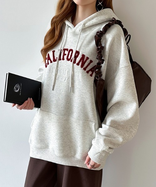 COCOMOMO(ココモモ)の「サガラ刺繍オーバーサイズロゴパーカー プルオーバー オーバーサイズ パーカー カレッジロゴ アノラック フーディー 長袖(パーカー・レディース・ライトグレー/ブラック/アイボリー・FREE)」の16枚目の写真