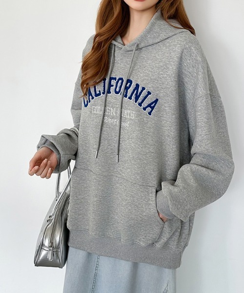 COCOMOMO(ココモモ)の「サガラ刺繍オーバーサイズロゴパーカー プルオーバー オーバーサイズ パーカー カレッジロゴ アノラック フーディー 長袖(パーカー・レディース・ライトグレー/ブラック/アイボリー・FREE)」の10枚目の写真