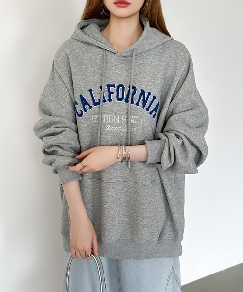 COCOMOMO(ココモモ)の「サガラ刺繍オーバーサイズロゴパーカー プルオーバー オーバーサイズ パーカー カレッジロゴ アノラック フーディー 長袖(パーカー・レディース・ライトグレー/ブラック/アイボリー・FREE)」の11枚目の写真