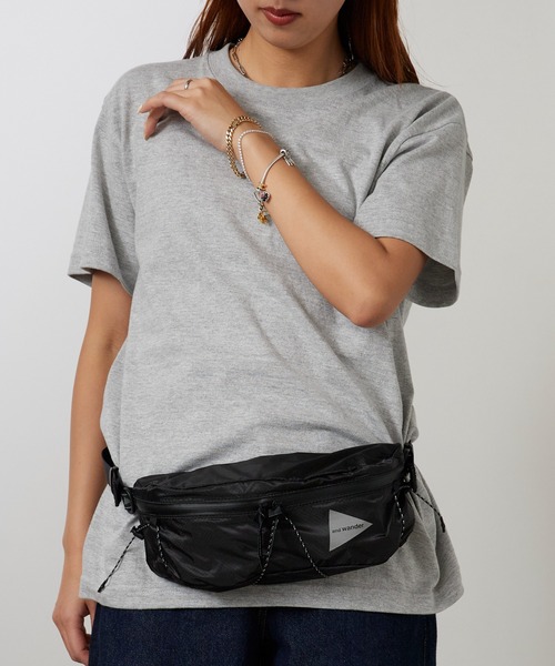 and wander（アンドワンダー）の「and wander/アンドワンダー sil waist bag 30Dコーデュラナイロン ウエストバッグ 2026年 夏 夏服（ボディバッグ/ウエストポーチ・メンズ・ブラック・FREE）」の4枚目の写真