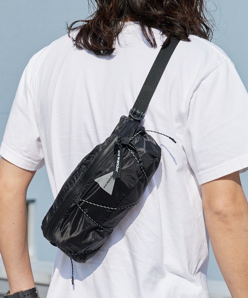 and wander（アンドワンダー）の「and wander/アンドワンダー sil waist bag 30Dコーデュラナイロン ウエストバッグ 2026年 夏 夏服（ボディバッグ/ウエストポーチ・メンズ・ブラック・FREE）」の11枚目の写真