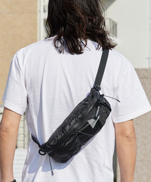 and wander（アンドワンダー）の「and wander/アンドワンダー sil waist bag 30Dコーデュラナイロン ウエストバッグ 2026年 夏 夏服（ボディバッグ/ウエストポーチ・メンズ・ブラック・FREE）」の12枚目の写真