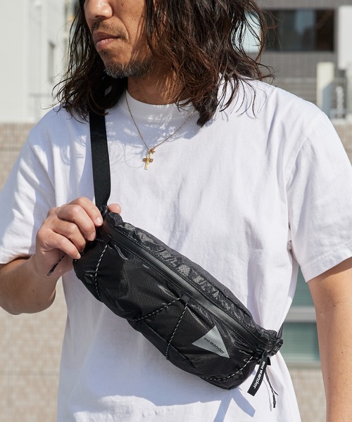and wander（アンドワンダー）の「and wander/アンドワンダー sil waist bag 30Dコーデュラナイロン ウエストバッグ 2026年 夏 夏服（ボディバッグ/ウエストポーチ・メンズ・ブラック・FREE）」の13枚目の写真