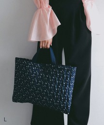 AJUGA.（アジュガ）の「メルトキルティングレッスンバッグ（トートバッグ）」