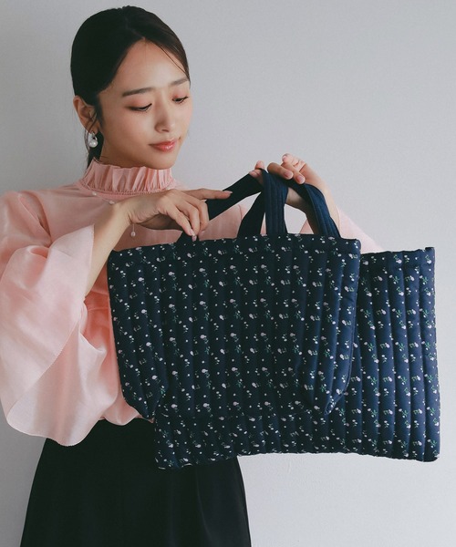 AJUGA.(アジュガ)の「メルトキルティングレッスンバッグ(トートバッグ・レディース・ネイビー/ホワイト・L/M)」の21枚目の写真