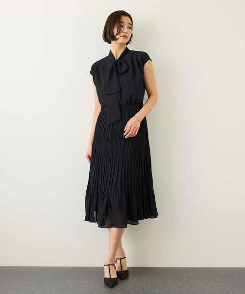 ROPE'(ロペ)の「ジョーゼットフレンチスリーブプリーツワンピース/26SS(ワンピース・レディース・ネイビー・36/38)」の3枚目の写真