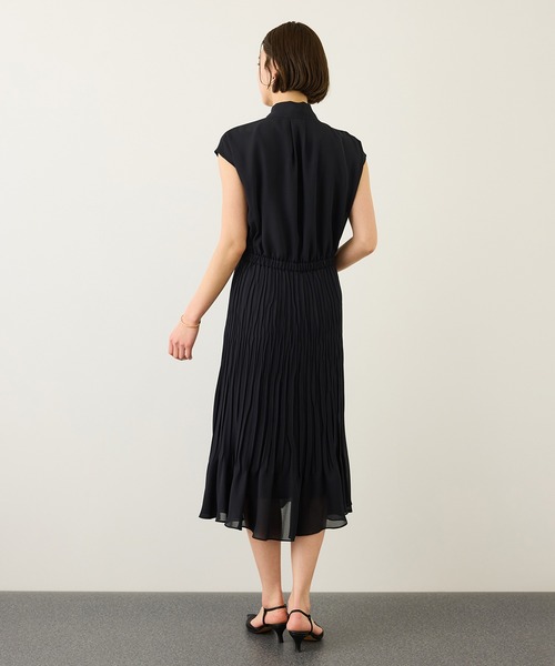ROPE'(ロペ)の「ジョーゼットフレンチスリーブプリーツワンピース/26SS(ワンピース・レディース・ネイビー・36/38)」の4枚目の写真