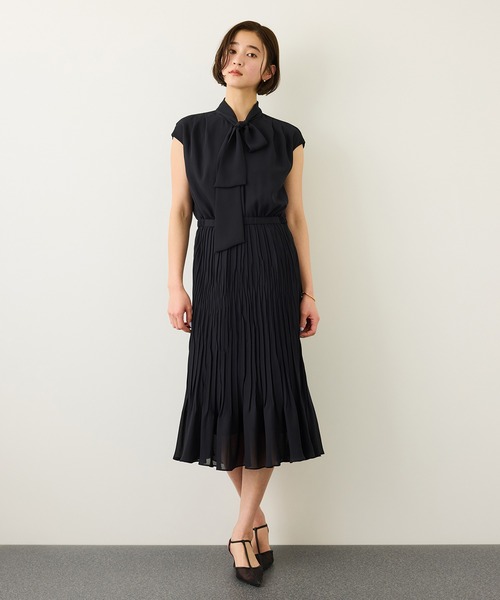 ROPE'(ロペ)の「ジョーゼットフレンチスリーブプリーツワンピース/26SS(ワンピース・レディース・ネイビー・36/38)」の5枚目の写真
