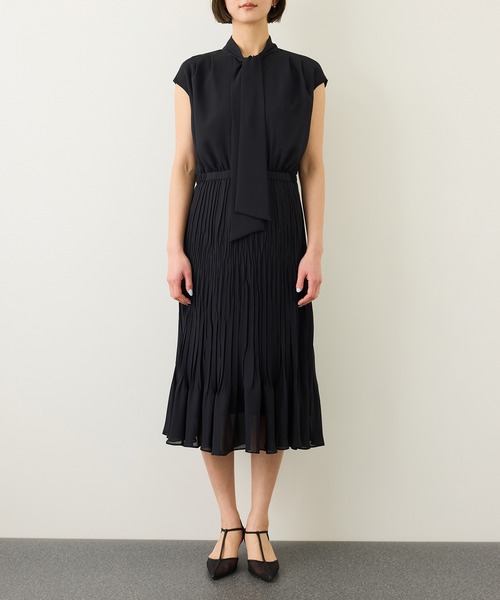ROPE'(ロペ)の「ジョーゼットフレンチスリーブプリーツワンピース/26SS(ワンピース・レディース・ネイビー・36/38)」の9枚目の写真