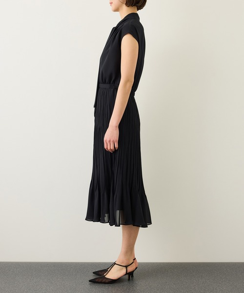 ROPE'(ロペ)の「ジョーゼットフレンチスリーブプリーツワンピース/26SS(ワンピース・レディース・ネイビー・36/38)」の10枚目の写真