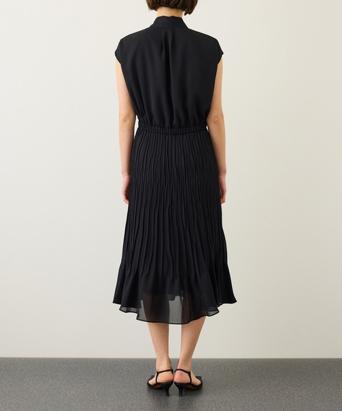 ROPE'(ロペ)の「ジョーゼットフレンチスリーブプリーツワンピース/26SS(ワンピース・レディース・ネイビー・36/38)」の11枚目の写真