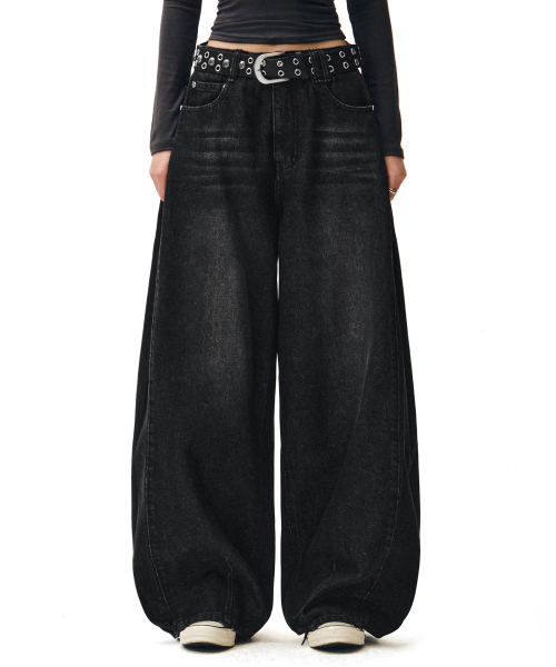 DECET WOMEN(デケット ウーマン)の「Side Pin Tuck Barrel Jeans DCWPT019BLACK(デニムパンツ・レディース・その他・X-SMALL/SMALL/MEDIUM/LARGE)」の2枚目の写真