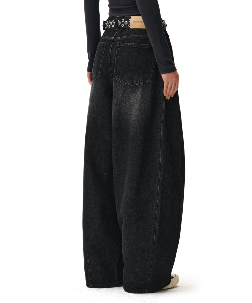DECET WOMEN(デケット ウーマン)の「Side Pin Tuck Barrel Jeans DCWPT019BLACK(デニムパンツ・レディース・その他・X-SMALL/SMALL/MEDIUM/LARGE)」の5枚目の写真