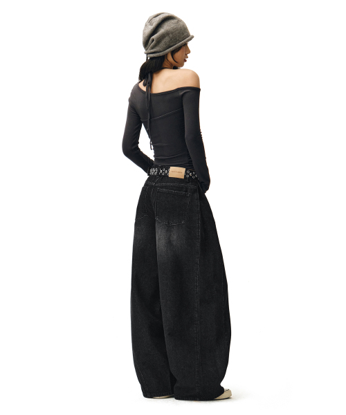 DECET WOMEN(デケット ウーマン)の「Side Pin Tuck Barrel Jeans DCWPT019BLACK(デニムパンツ・レディース・その他・X-SMALL/SMALL/MEDIUM/LARGE)」の8枚目の写真